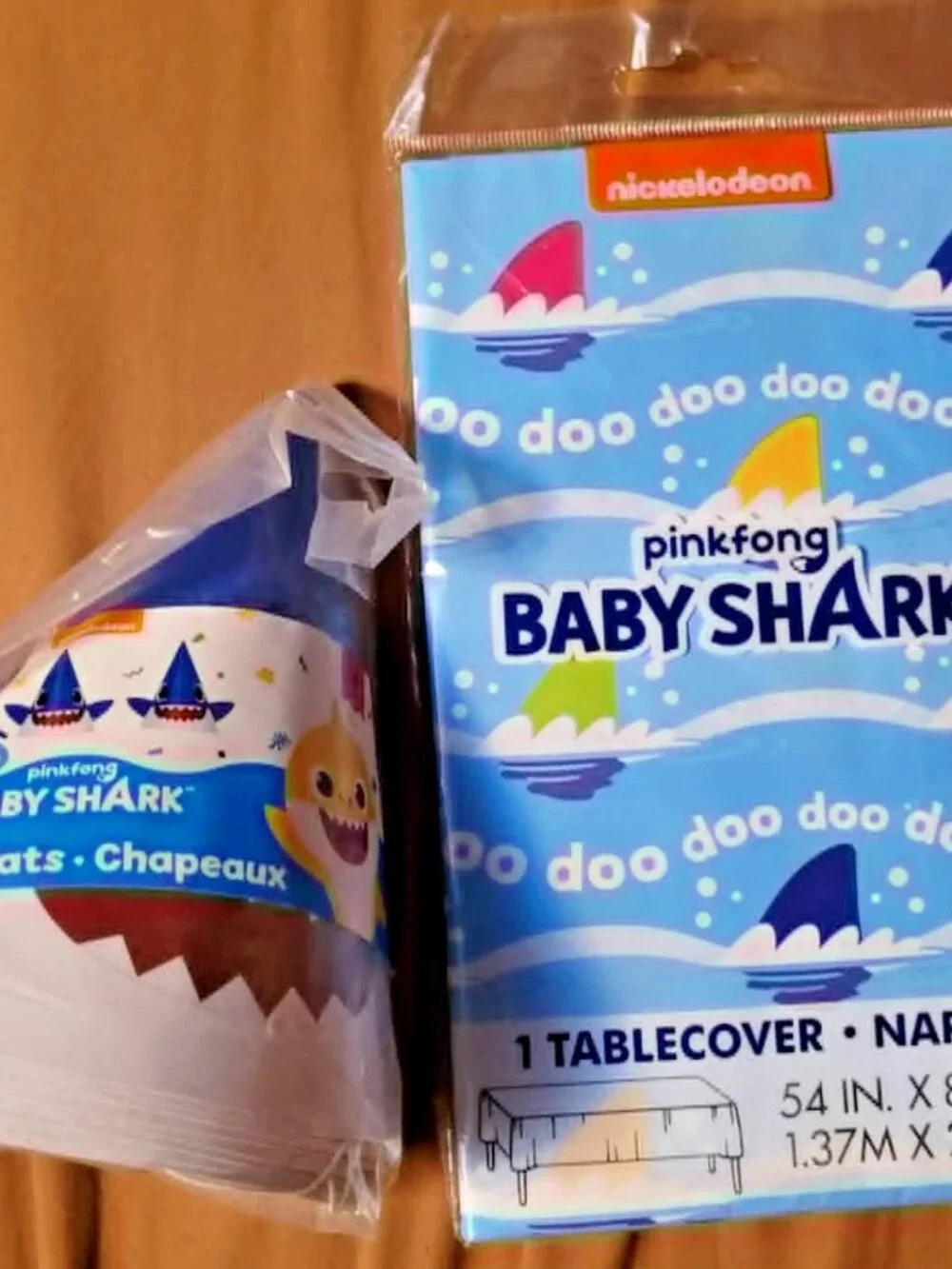 new pinkfong BABY SHARK BIRTHDAY PARTY SUPPLIES LOT hats tablecover/tablecloth